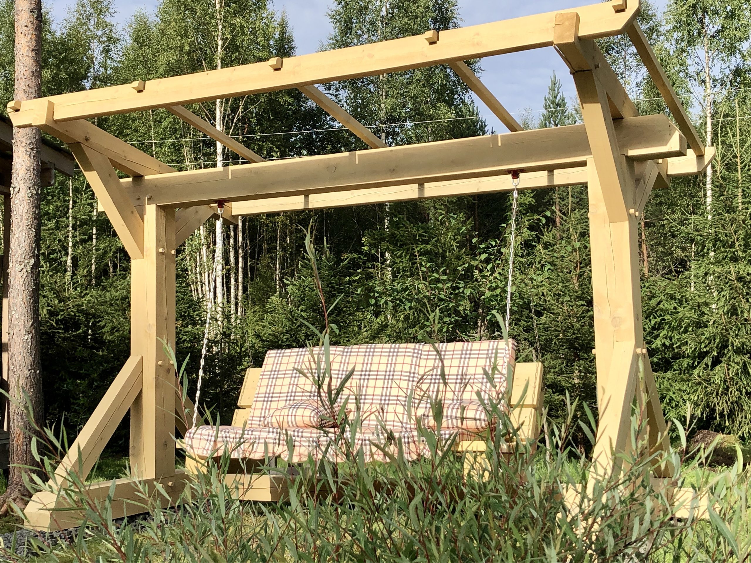 Качели из бруса по технологии Timber Frame